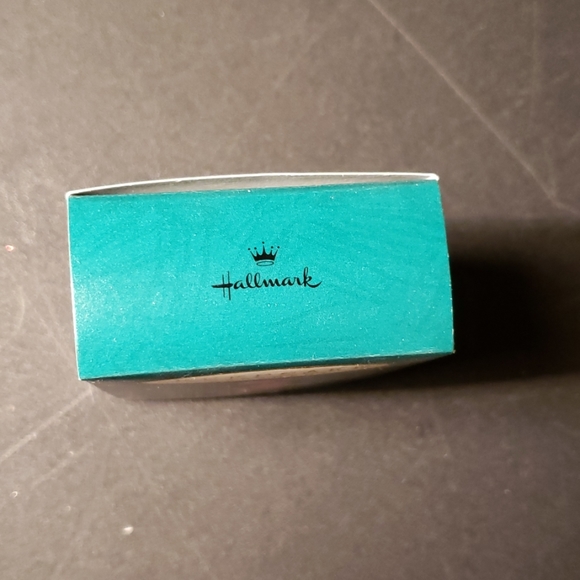 Hallmark Ornament Winnie the Pooh and Tigger NIB - Picture 3 of 4